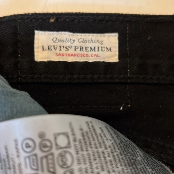 Never worn Levis 501 high waisted black button up denim shorts - Picture 6 of 7